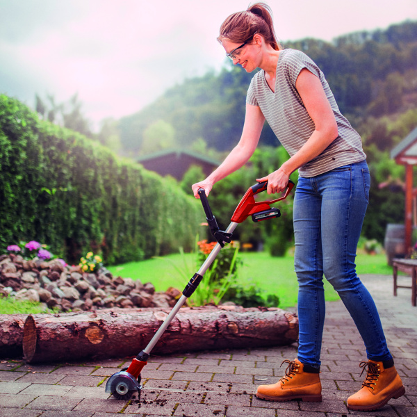 Аккумуляторный очиститель садовых дорожек Einhell GC-CC 18 Li Kit (1x2,0Ah) (3424051)